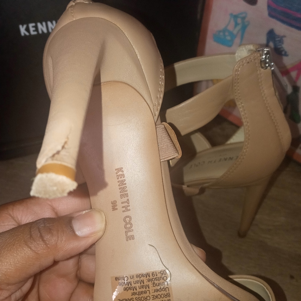 Kenneth Cole Sandels - Picture 3 of 6